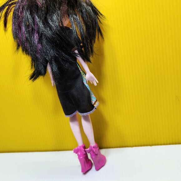 Monster High Doll Draculaura 2015 Mattel Black Hair Pink Streaks 11" Toy Figure - Picture 9 of 11